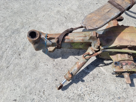 New Holland 40, Tl, Tla Fiat L 3365 Front Axle Housing And Differential 5164327 - Eixo dianteiro: foto 2 New Holland 40, Tl, Tla Fiat L 3365 Front Axle Housing And Differential 5164327 - Eixo dianteiro: foto 2