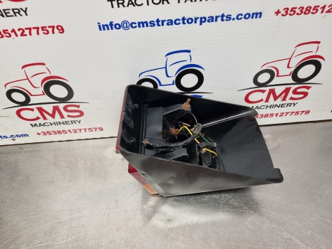 New Holland 7740, 40, Ts Series, Tail Light Support F0nn13n573aa - Iluminação: foto 3 New Holland 7740, 40, Ts Series, Tail Light Support F0nn13n573aa - Iluminação: foto 3