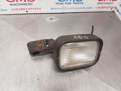 New Holland Case Mxm190, Ts115, Tm140, Tm150, Tm190 Work Lamp Light 82014951 - Iluminação para Trator: foto 4 New Holland Case Mxm190, Ts115, Tm140, Tm150, Tm190 Work Lamp Light 82014951 - Iluminação para Trator: foto 4