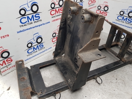 New Holland Case Puma 145, T7.200 Hood Support Assy 84337706, 84485123, 84268312 - Capô para Trator: foto 2 New Holland Case Puma 145, T7.200 Hood Support Assy 84337706, 84485123, 84268312 - Capô para Trator: foto 2