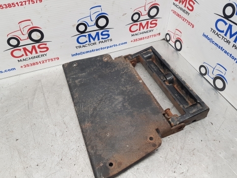 New Holland Case Puma T6000, T7 T7.200 Hood Bonnet Support 84153356, 87353681 - Capô para Trator: foto 3 New Holland Case Puma T6000, T7 T7.200 Hood Bonnet Support 84153356, 87353681 - Capô para Trator: foto 3