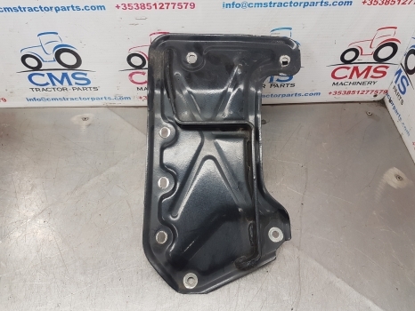 New Holland Case T5.95, T5.75, Case Farmall Series Muffler Bracket Lhs 84529547 - Silenciador para Trator: foto 1 New Holland Case T5.95, T5.75, Case Farmall Series Muffler Bracket Lhs 84529547 - Silenciador para Trator: foto 1