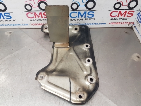 New Holland Case T5.95, T5.75, Case Farmall Series Muffler Bracket Lhs 84529547 - Silenciador para Trator: foto 4 New Holland Case T5.95, T5.75, Case Farmall Series Muffler Bracket Lhs 84529547 - Silenciador para Trator: foto 4