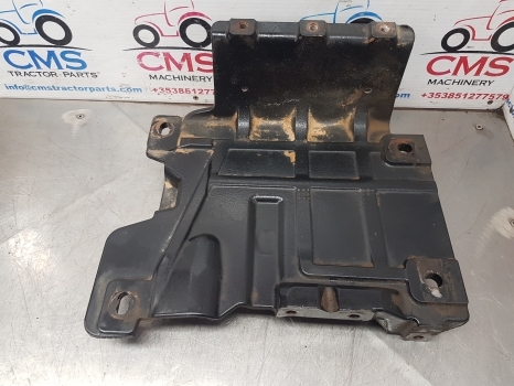 New Holland Case T5.95, T5.75, T5.115 Muffler Support 84600908, 84528662 - Silenciador para Trator: foto 2 New Holland Case T5.95, T5.75, T5.115 Muffler Support 84600908, 84528662 - Silenciador para Trator: foto 2