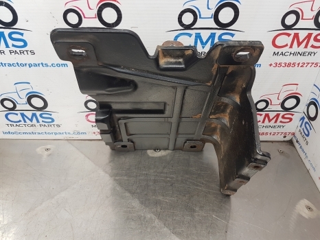 New Holland Case T5.95, T5.75, T5.115 Muffler Support 84600908, 84528662 - Silenciador para Trator: foto 4 New Holland Case T5.95, T5.75, T5.115 Muffler Support 84600908, 84528662 - Silenciador para Trator: foto 4