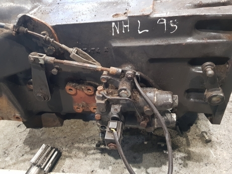 New Holland Fiat Ford L95 Transmission Assy 5166741, 5167174, 47132243, 5172780 - Caixa de velocidade para Trator: foto 4 New Holland Fiat Ford L95 Transmission Assy 5166741, 5167174, 47132243, 5172780 - Caixa de velocidade para Trator: foto 4