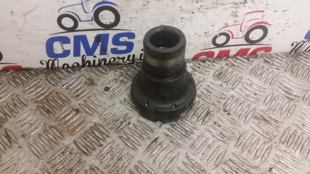 New Holland T5.100, T5.110, T5.120 4wd Propeller Shaft Hub 47669813 - Veio de transmissão para Trator: foto 3 New Holland T5.100, T5.110, T5.120 4wd Propeller Shaft Hub 47669813 - Veio de transmissão para Trator: foto 3