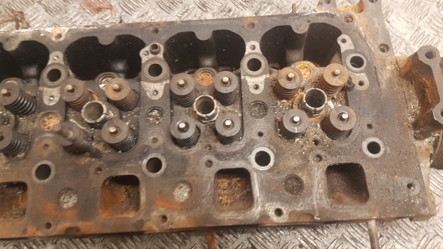 New Holland T5.100, T5.110, T5.120 Engine Cylinder Head 5801823163, 5801663550 - Cabeça do motor para Trator: foto 5 New Holland T5.100, T5.110, T5.120 Engine Cylinder Head 5801823163, 5801663550 - Cabeça do motor para Trator: foto 5
