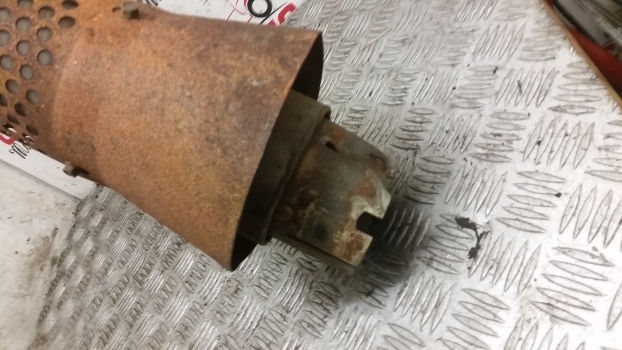 New Holland T5.100, T5.110, T5.120 Exhaust Pipe Assy 47939799 - Tubo de escape para Trator: foto 2 New Holland T5.100, T5.110, T5.120 Exhaust Pipe Assy 47939799 - Tubo de escape para Trator: foto 2