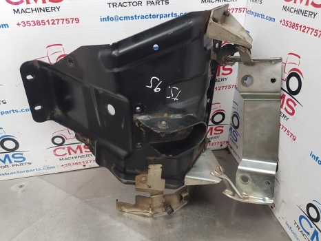 New Holland T5.105, T5.95, Case Farmal Se Engine Hood Support 84478152, 84538400 - Capô para Trator: foto 4 New Holland T5.105, T5.95, Case Farmal Se Engine Hood Support 84478152, 84538400 - Capô para Trator: foto 4