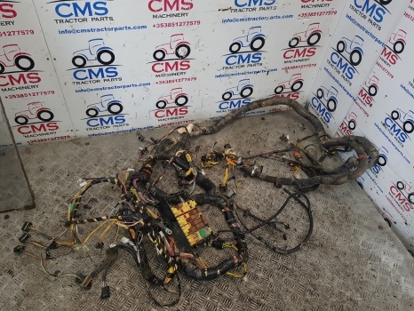New Holland T5.95, T5.105, T5.115 Cab Wiring Loom, Fuse Box 47915451 - Cables/ Wire harness para Trator: foto 1 New Holland T5.95, T5.105, T5.115 Cab Wiring Loom, Fuse Box 47915451 - Cables/ Wire harness para Trator: foto 1