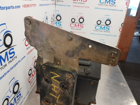 New Holland T5.95, T5, Case Battery Tray, Support 84535790, 84535783, 84536561 - Bateria automotiva para Máquina agrícola: foto 5 New Holland T5.95, T5, Case Battery Tray, Support 84535790, 84535783, 84536561 - Bateria automotiva para Máquina agrícola: foto 5
