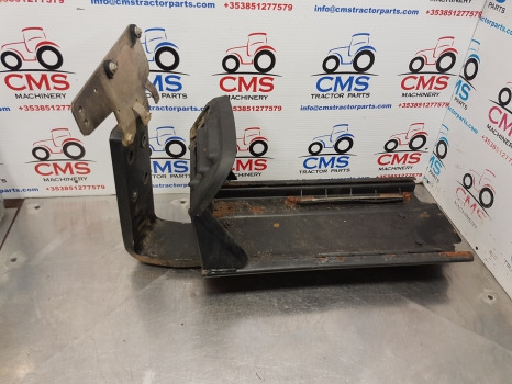 New Holland T5.95, T5, Case Battery Tray, Support 84535790, 84535783, 84536561 - Bateria automotiva para Máquina agrícola: foto 1 New Holland T5.95, T5, Case Battery Tray, Support 84535790, 84535783, 84536561 - Bateria automotiva para Máquina agrícola: foto 1