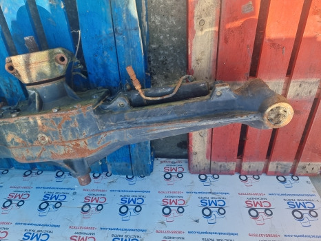 New Holland, T6, T6000 Series T6010 Delta Front Axle Housing Beam 84180939 - Eixo dianteiro: foto 2 New Holland, T6, T6000 Series T6010 Delta Front Axle Housing Beam 84180939 - Eixo dianteiro: foto 2