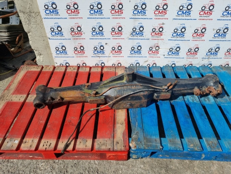 New Holland T6000 Series T6010 Delta Front Axle Housing Beam 84180939 - Eixo dianteiro: foto 1 New Holland T6000 Series T6010 Delta Front Axle Housing Beam 84180939 - Eixo dianteiro: foto 1