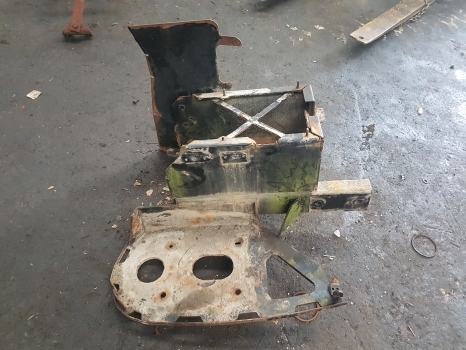 New Holland T7.200, T7.170, T7.185 Battery Box 84402058, 84402062 - Bateria automotiva para Trator: foto 1 New Holland T7.200, T7.170, T7.185 Battery Box 84402058, 84402062 - Bateria automotiva para Trator: foto 1