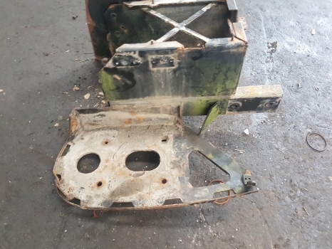 New Holland T7.200, T7.170, T7.185 Battery Box 84402058, 84402062 - Bateria automotiva para Trator: foto 2 New Holland T7.200, T7.170, T7.185 Battery Box 84402058, 84402062 - Bateria automotiva para Trator: foto 2