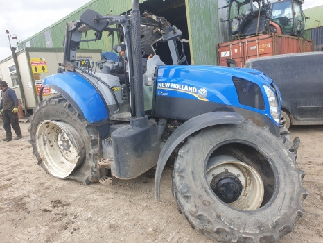 New Holland T7.200 Transmission, Axle, Pto, Hydraulic, Electric Nut Parts - Caixa de velocidade: foto 1 New Holland T7.200 Transmission, Axle, Pto, Hydraulic, Electric Nut Parts - Caixa de velocidade: foto 1