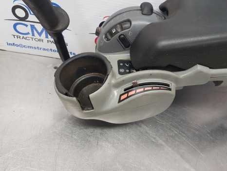 New Holland T7040, T7000, T7 Armrest Assy, Eletronic Unit Control 87756953 - Centralina electrónica: foto 4 New Holland T7040, T7000, T7 Armrest Assy, Eletronic Unit Control 87756953 - Centralina electrónica: foto 4