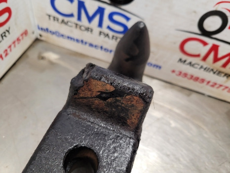 New Holland Tm, Ford 40 Series Tm120 Draw Bar Hook 82014755, 82014758, 82027753 - Estrutura/ Châssis: foto 3 New Holland Tm, Ford 40 Series Tm120 Draw Bar Hook 82014755, 82014758, 82027753 - Estrutura/ Châssis: foto 3
