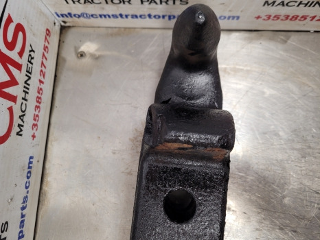 New Holland Tm, Ford 40 Series Tm120 Draw Bar Hook 82014755, 82014758, 82027753 - Estrutura/ Châssis: foto 4 New Holland Tm, Ford 40 Series Tm120 Draw Bar Hook 82014755, 82014758, 82027753 - Estrutura/ Châssis: foto 4