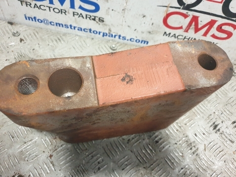 New Holland Tm Series Tm120, Tm140 Front Weight Frame Support Bracket 82016138 - Contrapeso para Trator: foto 5 New Holland Tm Series Tm120, Tm140 Front Weight Frame Support Bracket 82016138 - Contrapeso para Trator: foto 5