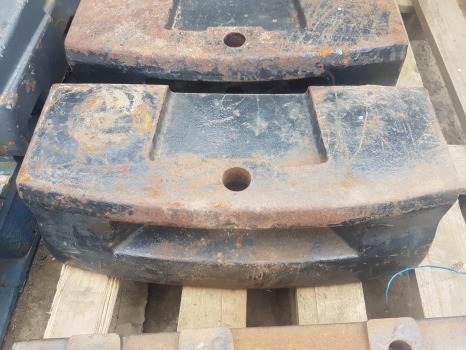 New Holland Tm, Ts, 60 Series Main Weight Carrier Block 82026907, 82014593 - Contrapeso para Máquina agrícola: foto 1 New Holland Tm, Ts, 60 Series Main Weight Carrier Block 82026907, 82014593 - Contrapeso para Máquina agrícola: foto 1