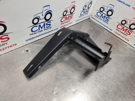 New Holland Tm, Ts, Tl, 60, 40 Series, Mudguard Extension Support Rhs 82029985 - Para-lama: foto 3 New Holland Tm, Ts, Tl, 60, 40 Series, Mudguard Extension Support Rhs 82029985 - Para-lama: foto 3