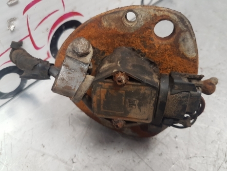 Same Deutz Lamborghini Rubin 120 Front Axle King Pin Top 0.010.4626.0/20 - Eixo dianteiro para Trator: foto 1 Same Deutz Lamborghini Rubin 120 Front Axle King Pin Top 0.010.4626.0/20 - Eixo dianteiro para Trator: foto 1