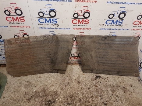 Zetor 8111, 8145, 9111, 9145, 10111 Side Grille Panel 83305020, 83305010 - Grade radiador para Trator: foto 1 Zetor 8111, 8145, 9111, 9145, 10111 Side Grille Panel 83305020, 83305010 - Grade radiador para Trator: foto 1