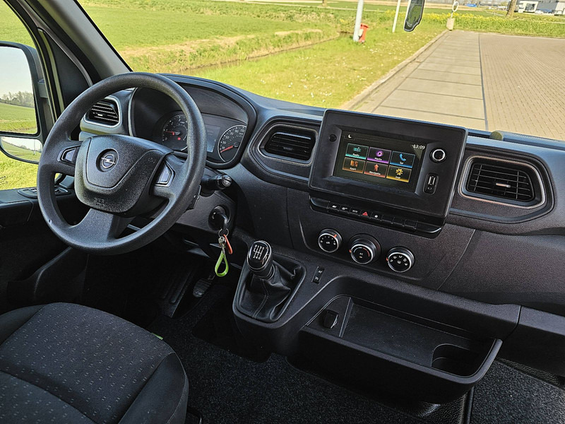 Fotografia de interior 1: Carrinha de contentor Opel Movano 2.3 Bakwagen Laadklep!