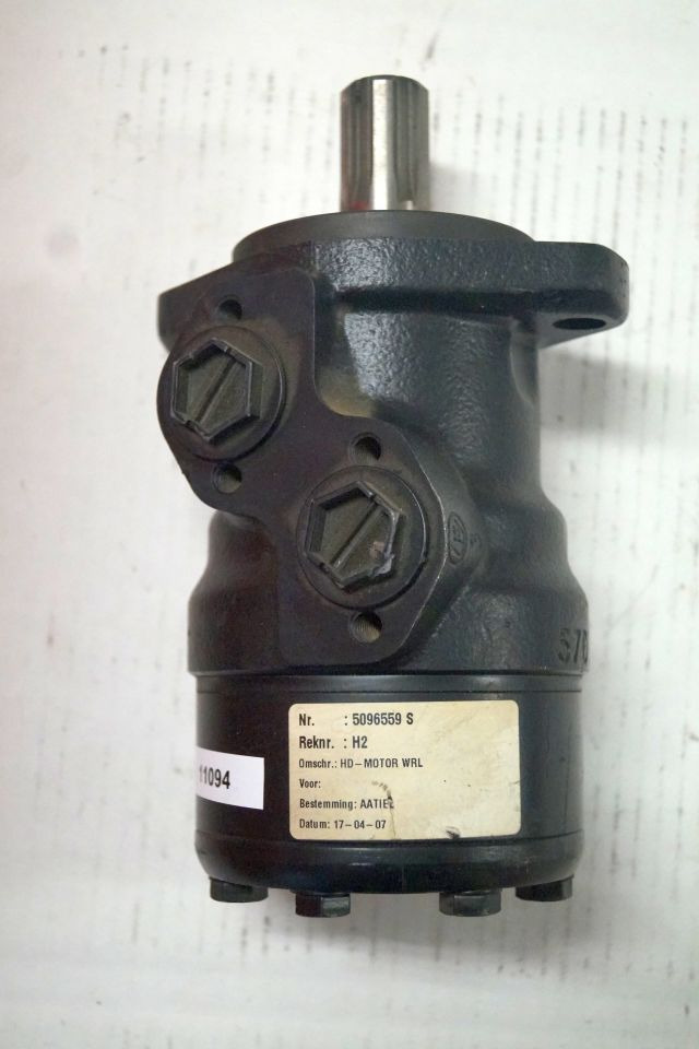 Jungheinrich 26906940 | Stuur motor Steering motor WRL reachtruck till year 2003 Stuur motor Steering motor WRL reachtruck till year 2003 - Motor hidráulico para Equipamento de movimentação: foto 1 Jungheinrich 26906940 | Stuur motor Steering motor WRL reachtruck till year 2003 Stuur motor Steering motor WRL reachtruck till year 2003 - Motor hidráulico para Equipamento de movimentação: foto 1