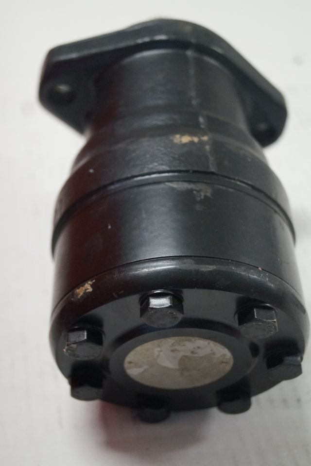 Jungheinrich 26906940 | Stuur motor Steering motor WRL reachtruck till year 2003 Stuur motor Steering motor WRL reachtruck till year 2003 - Motor hidráulico para Equipamento de movimentação: foto 2 Jungheinrich 26906940 | Stuur motor Steering motor WRL reachtruck till year 2003 Stuur motor Steering motor WRL reachtruck till year 2003 - Motor hidráulico para Equipamento de movimentação: foto 2