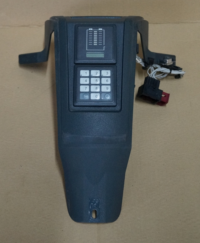 Jungheinrich 50054863 | Dashboard including code key 51024039 and battery/hour i - Painel de instrumentos para Equipamento de movimentação: foto 1 Jungheinrich 50054863 | Dashboard including code key 51024039 and battery/hour i - Painel de instrumentos para Equipamento de movimentação: foto 1