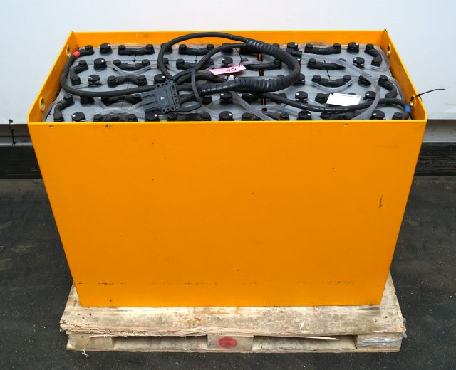 Jungheinrich unknown | Battery 48V775Ah 48 5PZS775 Year 2022 weight 1119 kg sn. - Bateria automotiva para Equipamento de movimentação: foto 1 Jungheinrich unknown | Battery 48V775Ah 48 5PZS775 Year 2022 weight 1119 kg sn. - Bateria automotiva para Equipamento de movimentação: foto 1