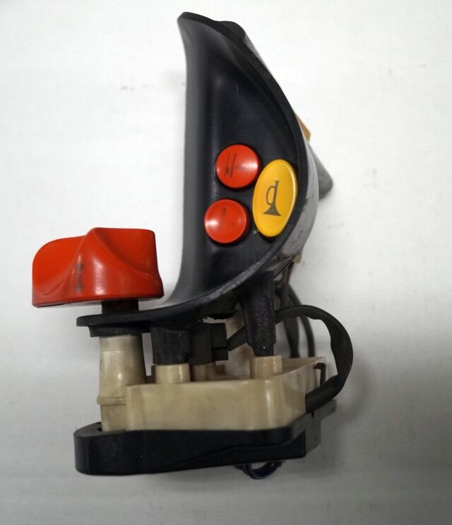 Linde 1443605100 | Rijschakelaar Control handle Control module - Sistema elétrico para Equipamento de movimentação: foto 1 Linde 1443605100 | Rijschakelaar Control handle Control module - Sistema elétrico para Equipamento de movimentação: foto 1
