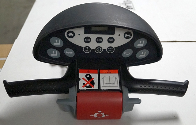 Still 50105406113 | CX cockpit Sw. V2,5 V58,07 sn. 101002 from EXEU S22 year 201 - Painel de instrumentos para Equipamento de movimentação: foto 1 Still 50105406113 | CX cockpit Sw. V2,5 V58,07 sn. 101002 from EXEU S22 year 201 - Painel de instrumentos para Equipamento de movimentação: foto 1