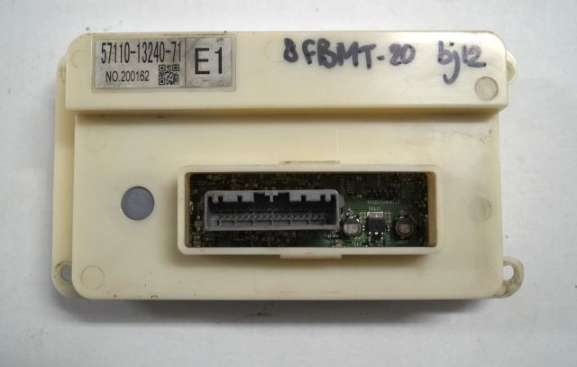Toyota 571101324071 | Display sn. 200162 from 8FBMT20 year 2012 - Painel de instrumentos para Equipamento de movimentação: foto 2 Toyota 571101324071 | Display sn. 200162 from 8FBMT20 year 2012 - Painel de instrumentos para Equipamento de movimentação: foto 2
