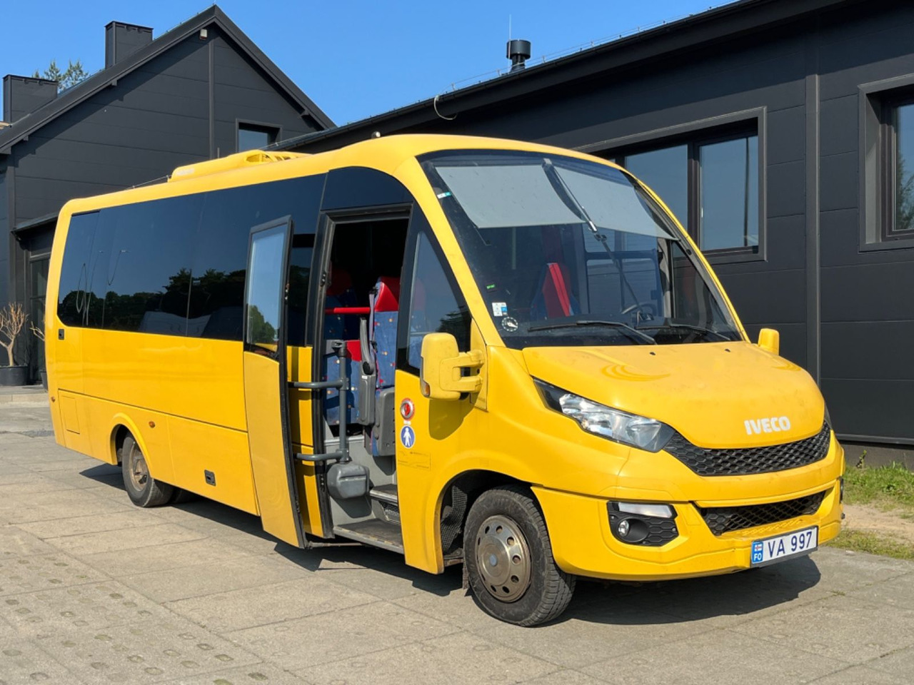 Iveco Rosero First / 24+1+1 / Telma/ EURO6 - Autocarro: foto 1 Iveco Rosero First / 24+1+1 / Telma/ EURO6 - Autocarro: foto 1