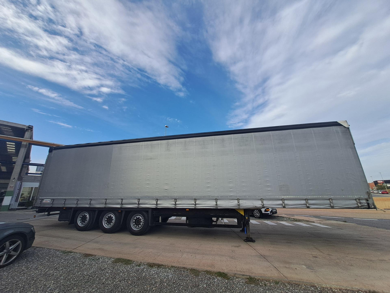 Schmitz Cargobull SCS24/L Varios - Semi-reboque de lona: foto 4 Schmitz Cargobull SCS24/L Varios - Semi-reboque de lona: foto 4