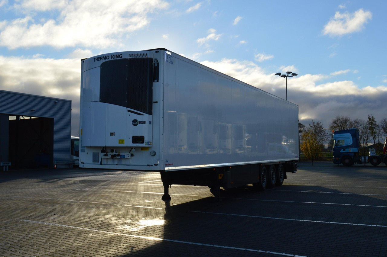 Schmitz Cargobull SKO Double Deck FP 45 ThermoKing SLXi 300 Lifting Axle - Semi-reboque frigorífico: foto 1 Schmitz Cargobull SKO Double Deck FP 45 ThermoKing SLXi 300 Lifting Axle - Semi-reboque frigorífico: foto 1