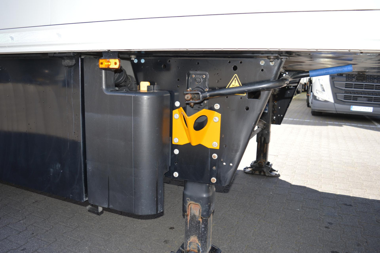 Schmitz Cargobull SKO FP 45 ThermoKing SLXi 300 - Semi-reboque frigorífico: foto 4 Schmitz Cargobull SKO FP 45 ThermoKing SLXi 300 - Semi-reboque frigorífico: foto 4