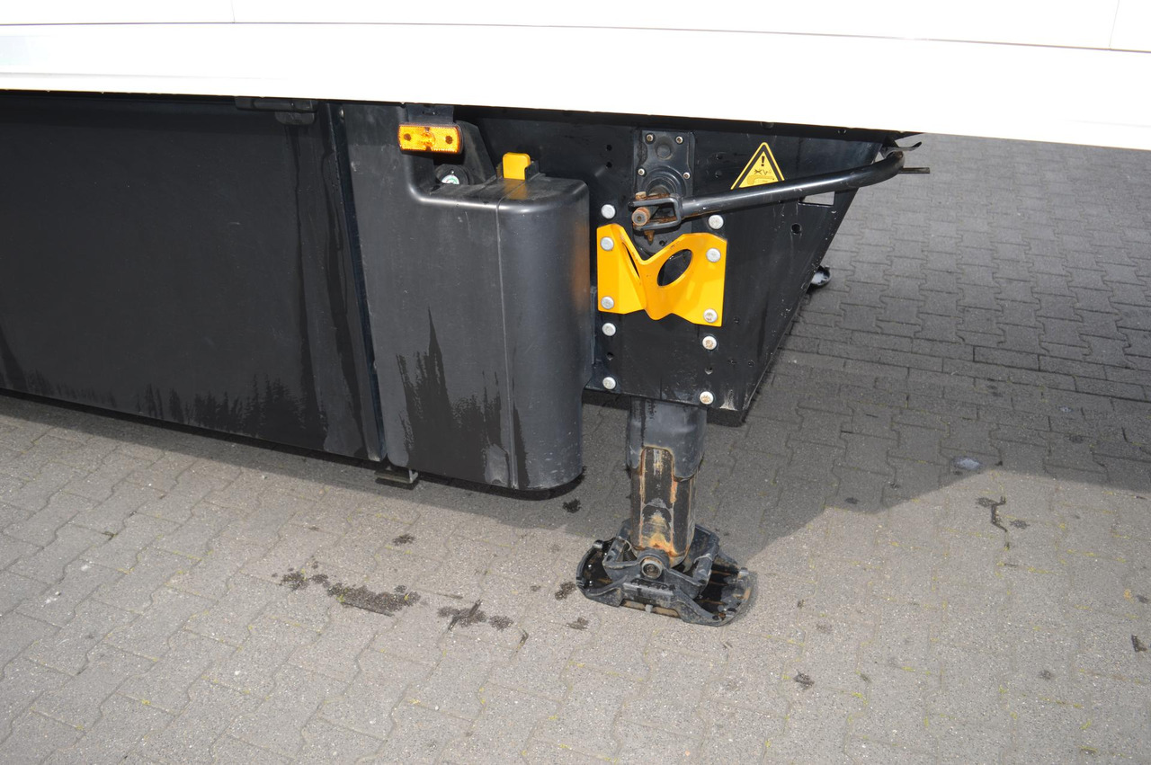 Schmitz Cargobull SKO FP 45 ThermoKing SLXi 300 - Semi-reboque frigorífico: foto 4 Schmitz Cargobull SKO FP 45 ThermoKing SLXi 300 - Semi-reboque frigorífico: foto 4
