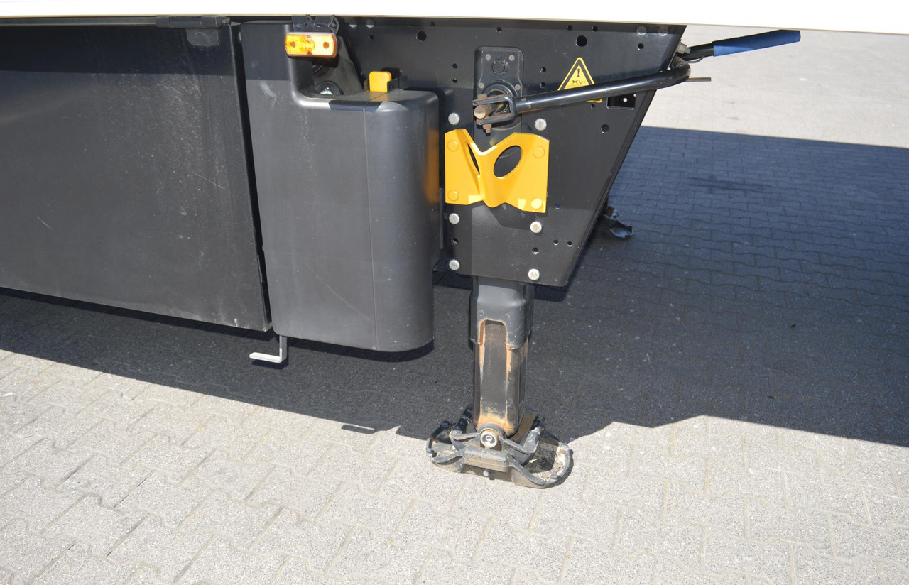 Schmitz Cargobull SKO FP 60 ThermoKing SLXi 300 - Semi-reboque frigorífico: foto 4 Schmitz Cargobull SKO FP 60 ThermoKing SLXi 300 - Semi-reboque frigorífico: foto 4