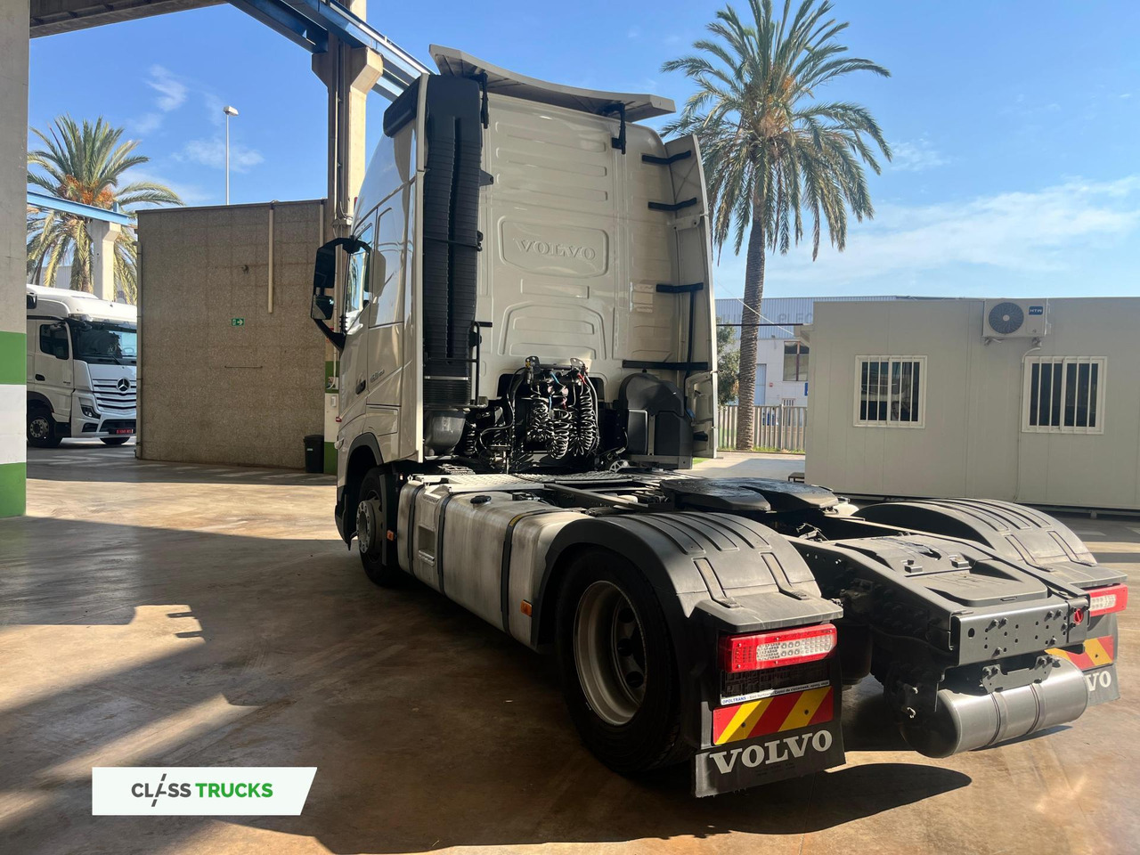 Volvo FH 460 Globetrotter XL Varios, i-Save I-ParkCool - Tractor: foto 4 Volvo FH 460 Globetrotter XL Varios, i-Save I-ParkCool - Tractor: foto 4