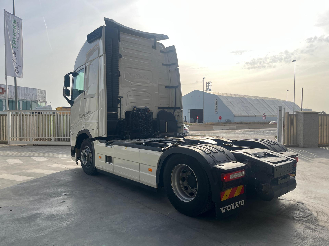 Volvo FH 460 Globetrotter XL i-Save I-ParkCool - Tractor: foto 3 Volvo FH 460 Globetrotter XL i-Save I-ParkCool - Tractor: foto 3