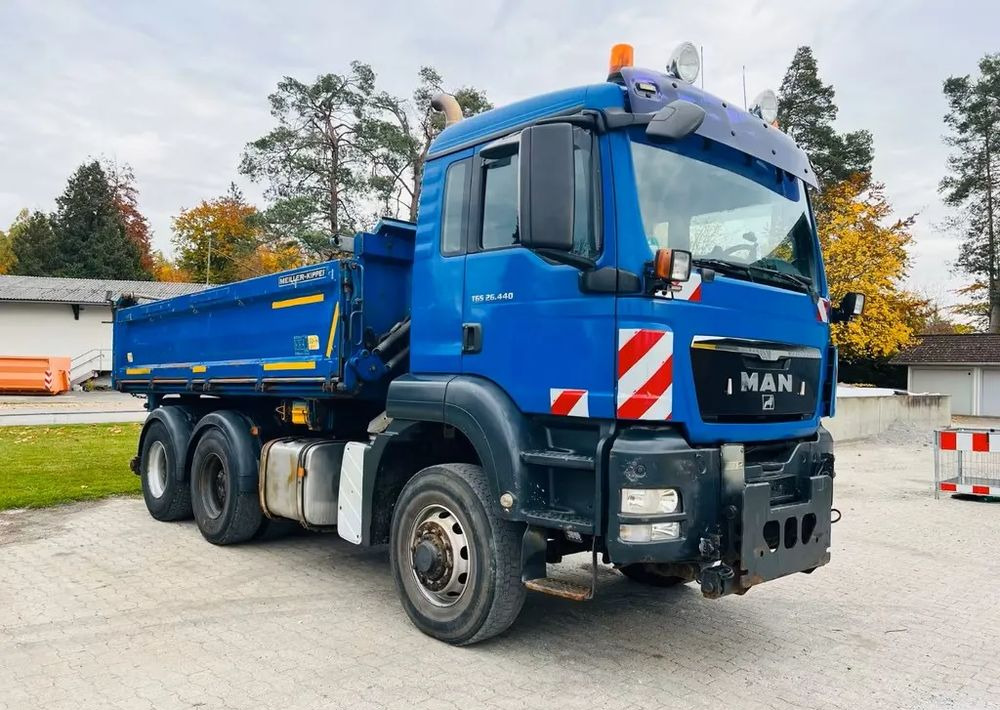 MAN TGS 26.440 6x6 Hydrodrive – Meiller 3-stronny wywrotka / Manual / Retarder / Tempomat / Euro 5 - Camião basculante: foto 5 MAN TGS 26.440 6x6 Hydrodrive – Meiller 3-stronny wywrotka / Manual / Retarder / Tempomat / Euro 5 - Camião basculante: foto 5