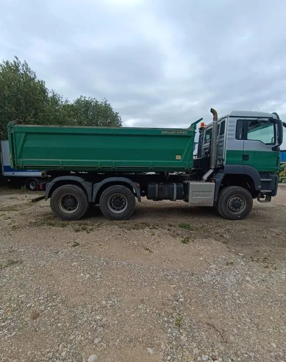 MAN TGS 26.500 | 6x6 | Wywrotka trójstronna | Meiller + Bordmatik | EURO 6 | Rok 2017 | Automat - Camião basculante: foto 1 MAN TGS 26.500 | 6x6 | Wywrotka trójstronna | Meiller + Bordmatik | EURO 6 | Rok 2017 | Automat - Camião basculante: foto 1