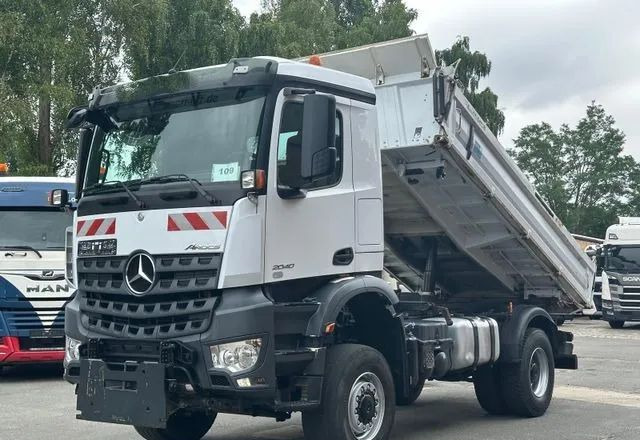 Mercedes-Benz Arocs 2040 4x4 – Meiller | Euro 6c | płyta czołowa do montażu pługu, osprzętu zimowego lub komunalnego | Automat | Resory stalowe (Blatt-Blatt) - Camião basculante: foto 1 Mercedes-Benz Arocs 2040 4x4 – Meiller | Euro 6c | płyta czołowa do montażu pługu, osprzętu zimowego lub komunalnego | Automat | Resory stalowe (Blatt-Blatt) - Camião basculante: foto 1