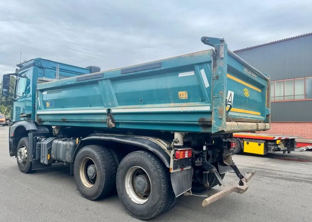 Mercedes-Benz Arocs 2646 6x4 – Wywrotka trójstronna Meiller / Bordmatik / Euro6 - Camião basculante: foto 5 Mercedes-Benz Arocs 2646 6x4 – Wywrotka trójstronna Meiller / Bordmatik / Euro6 - Camião basculante: foto 5